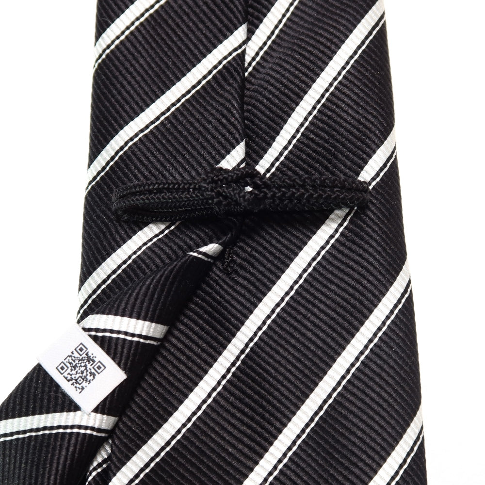 究極の定番｜刻々 - ストライプ01｜KOKKOKU STRIPE 01 シグネチャーライン ハンドメイドセッテピエゲ 超高密度レップ織り ストライプ ネクタイ ブラック（レベル7）xホワイト