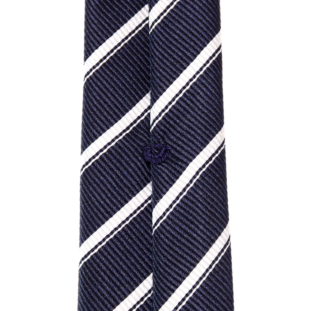 胸元に纏う整然美｜刻々 - ストライプ01｜KOKKOKU STRIPE 01 シグネチャーライン ハンドメイドトレピエゲ 超高密度レップ織り ストライプ ネクタイ 杢ネイビーxホワイト
